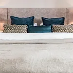 Lag - Spacious Townhouse With Private Jacuzzi And