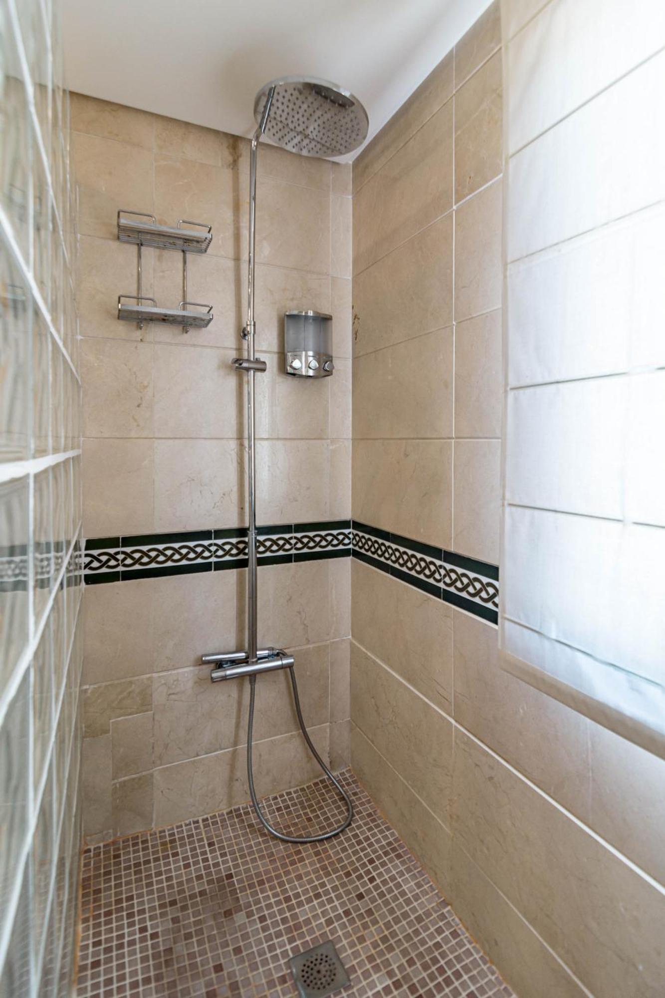 Lag - Spacious Townhouse With Private Jacuzzi And Marbella