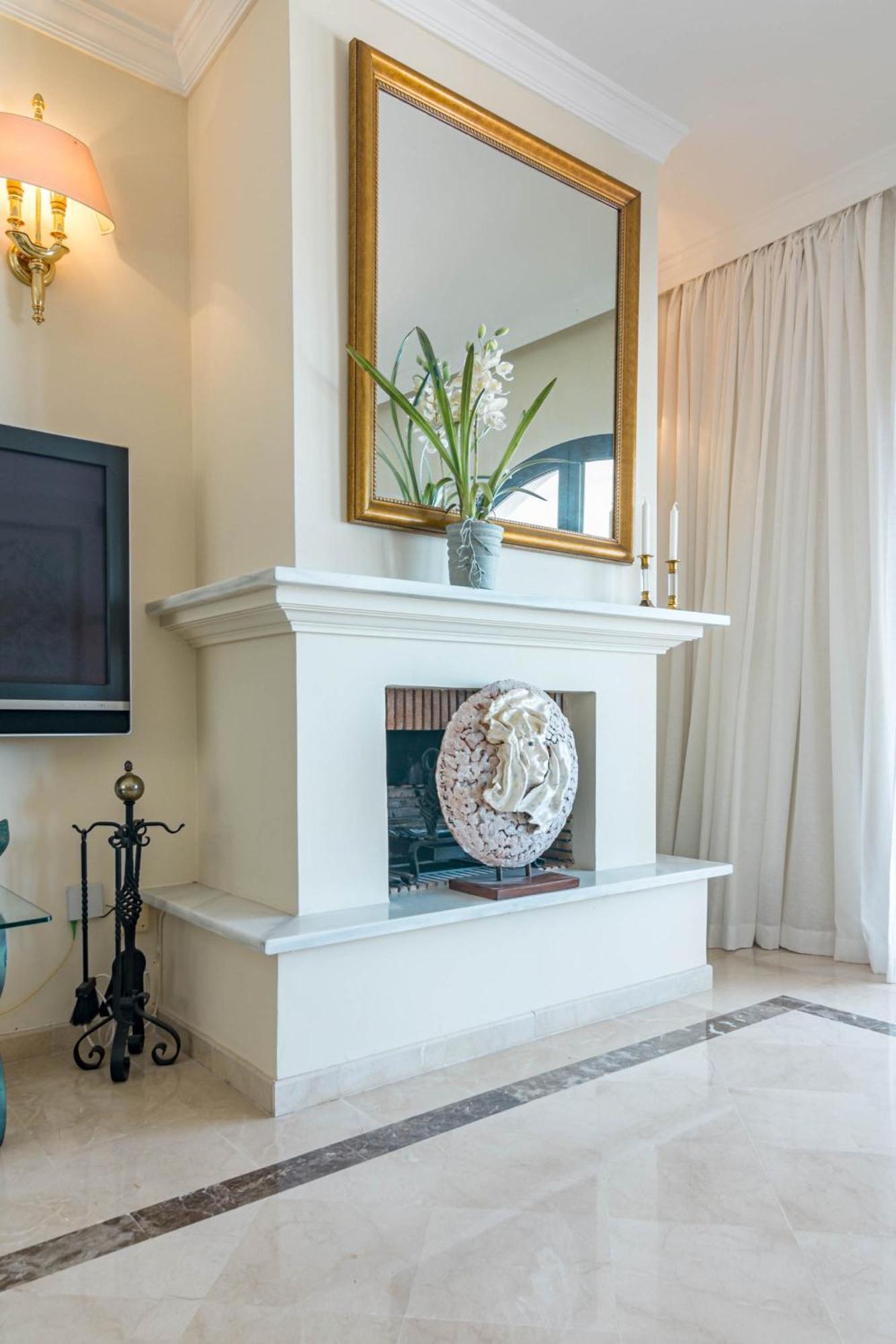 Holiday home Lag - Spacious Townhouse With Private Jacuzzi And Marbella